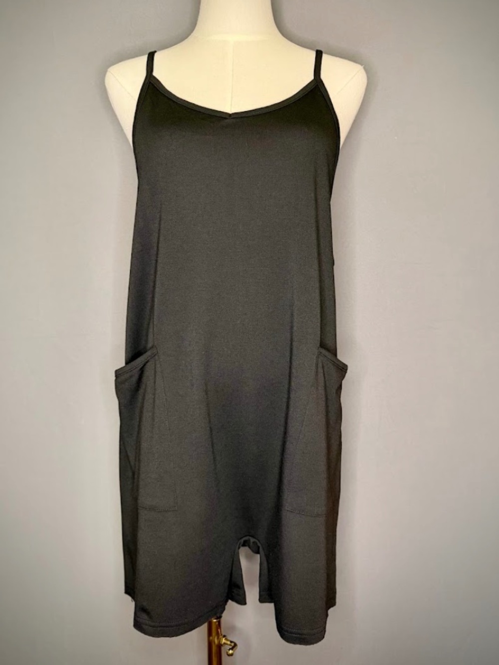 NWT Ekouaer Black Sleeveless Pocket Romper Lounge Jumpsuit Size Small